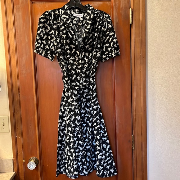 Frock Shop size Medium flowy dress w/horse print. Belt. - Picture 2 of 6